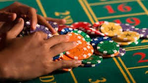 calon4d slot live-dealer gaming interface on mobile phone